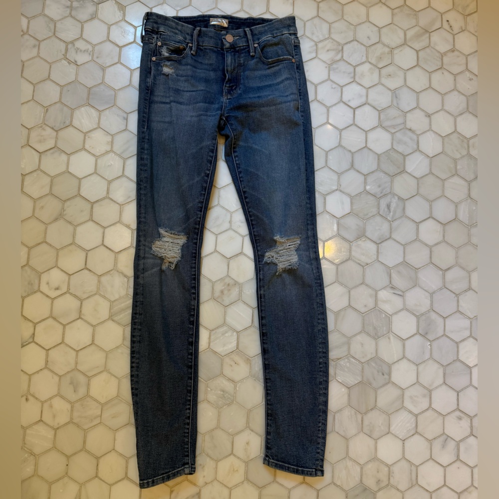 MOTHER Classic Indigo distressed skinny jeans size 24